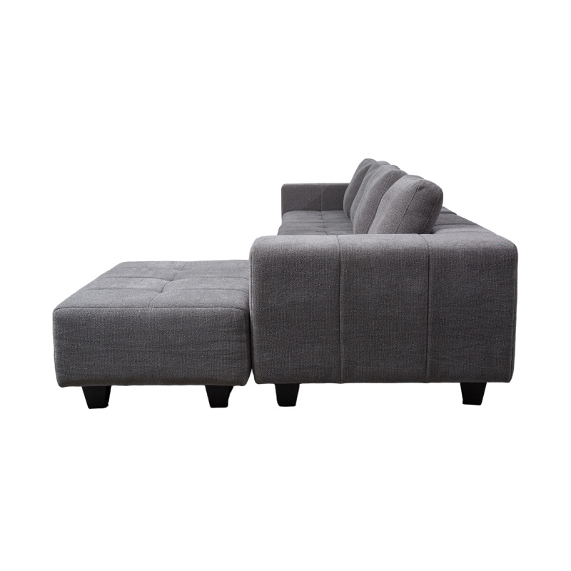 Canapea mare, modulară, în formă de L, din țesătură gri deschis, cu perne pătrate, stil minimalist modern